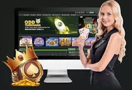 Antarmuka mobile kingkobratoto menampilkan panel game dan daftar pembaruan terbaru